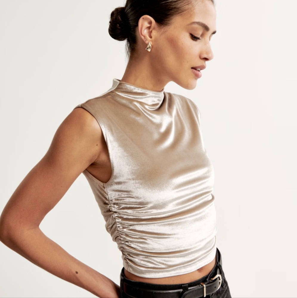 Paloma top in champagne velvety material